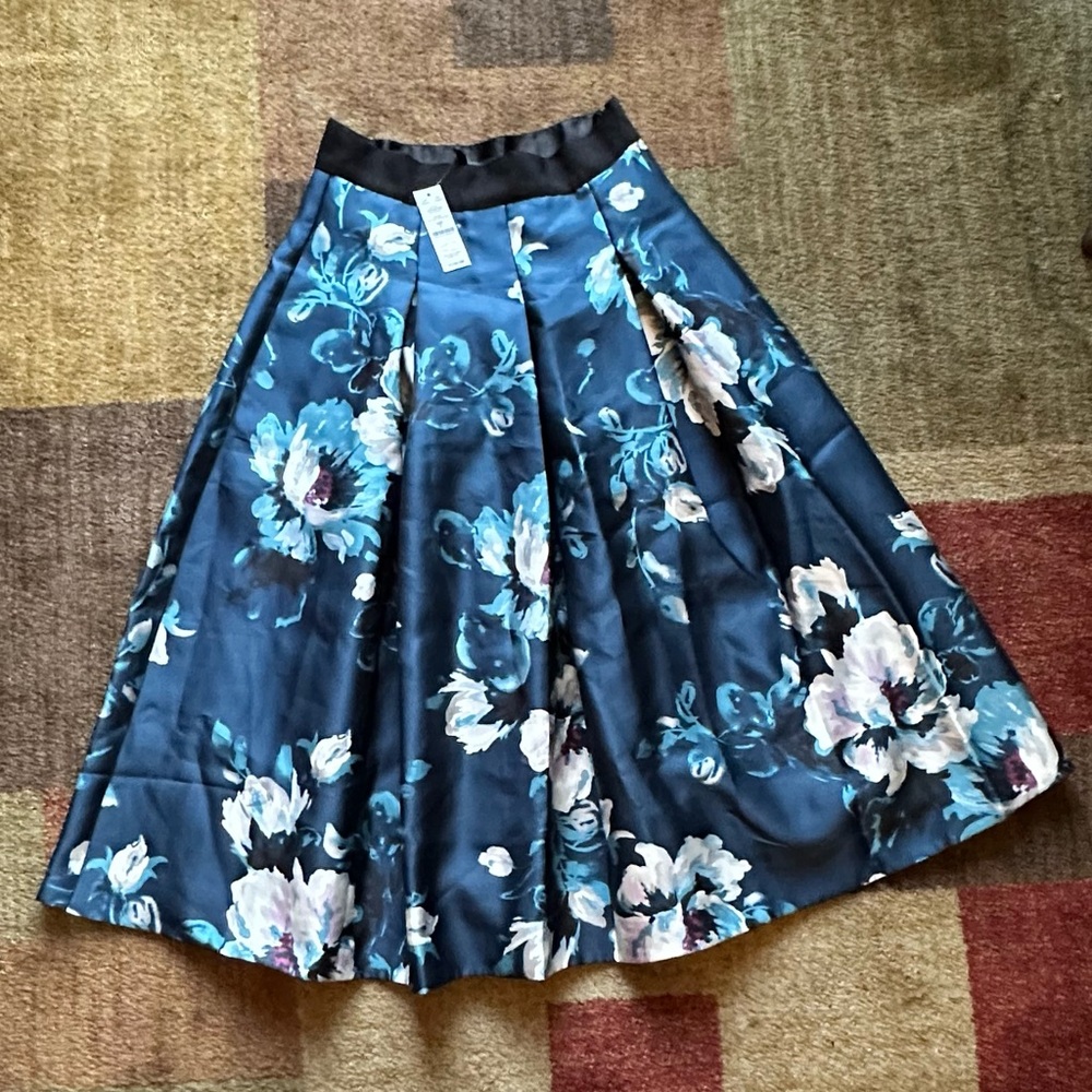 White House Back Market Full Midi Skirt Floral Blue/Teal size 2 NWT #101
